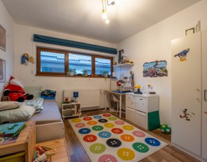 Maison 5 chambres à vendre dans Floresti