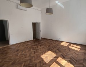 Bureau à louer, 85m2 dans Cluj-napoca, zone Centru