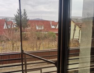 Ház 5 szobák eladó on Floresti