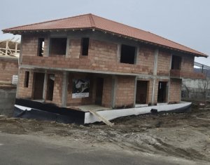 Casa tip duplex in Dambu Rotund D+P+E