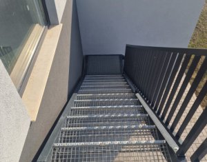Vila in duplex, intr-o zona linistita, D+P+E, Dezmir