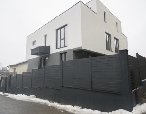 House 5 rooms for sale in Floresti