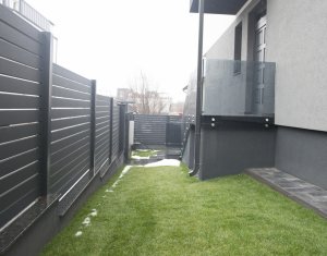 House 5 rooms for sale in Floresti