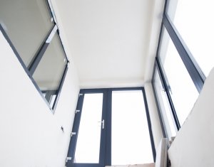 House 5 rooms for sale in Floresti