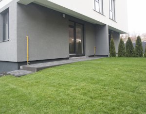 House 5 rooms for sale in Floresti