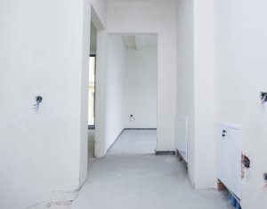 House 5 rooms for sale in Floresti