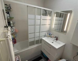 Lakás 3 szobák eladó on Floresti