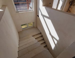 Casa tip Duplex, 130 mp, teren 450 mp, panorama sud, loc. Stolna