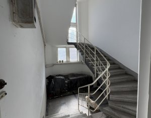 Appartement 5 chambres à vendre dans Cluj-napoca, zone Centru