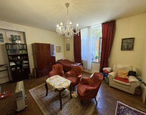 Appartement 5 chambres à vendre dans Cluj-napoca, zone Centru