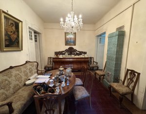 Appartement 5 chambres à vendre dans Cluj-napoca, zone Centru