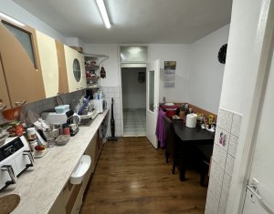 Appartement 4 chambres à vendre dans Cluj-napoca, zone Marasti