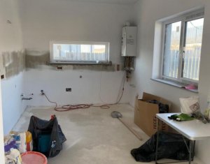 Casa individuala,  4 camere, 120 mp, 474 mp terem, Chinteni, strada linistita