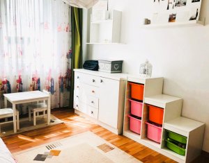 Lakás 3 szobák eladó on Floresti