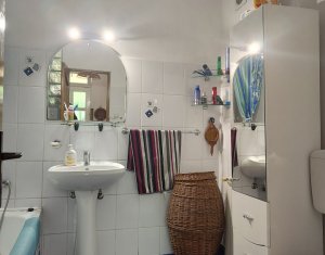 Casa calcan, cart Gheorgheni, 5 camere, 2 bai, garaj, anexe, curte