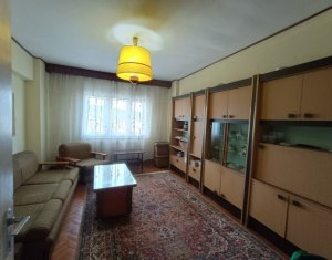 Appartement 4 chambres à vendre dans Cluj-napoca, zone Manastur