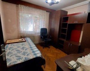 Appartement 4 chambres à vendre dans Cluj-napoca, zone Manastur