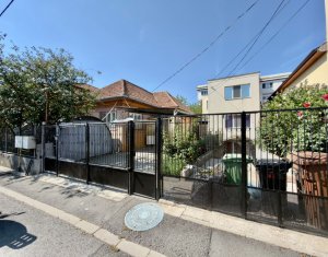 Maison 6 chambres à vendre dans Cluj-napoca, zone Intre Lacuri