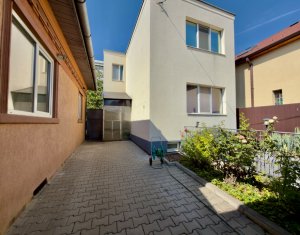 Maison 6 chambres à vendre dans Cluj-napoca, zone Intre Lacuri