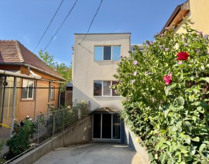 Maison 6 chambres à vendre dans Cluj-napoca, zone Intre Lacuri