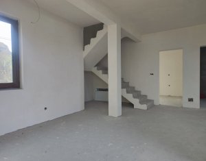 Casa P+M, living, 3 dormitoare, teren in proprietate, Apahida/Campenesti