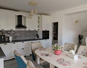 Casă cu panoramă superbă, grădină amenajată - Baciu