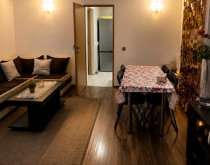 Apartament cu 3 camere, vis-a-vis de UMF