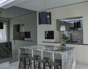 Casa  individuala, 5 camere, ultramoderna, ultrafinisata, la cheie, Sub Coasta