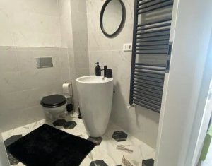 Apartament cu 3 camere tip penthouse in zona semicentrala, bloc nou