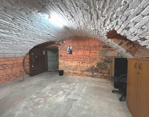 Birou 50 mp, pivniță 35 mp, 1 parcare, Ultracentral - Bd. Eroilor